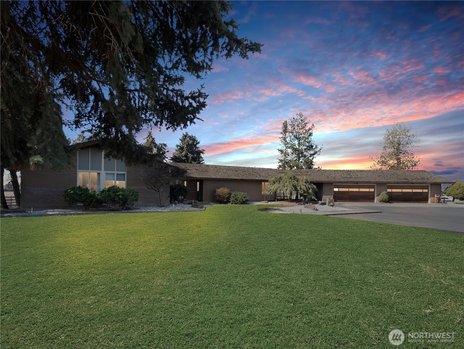 2400 Hamilton Road Northeast Moses Lake, WA 98837 - Photo 1 of 40 Gallery Image 1