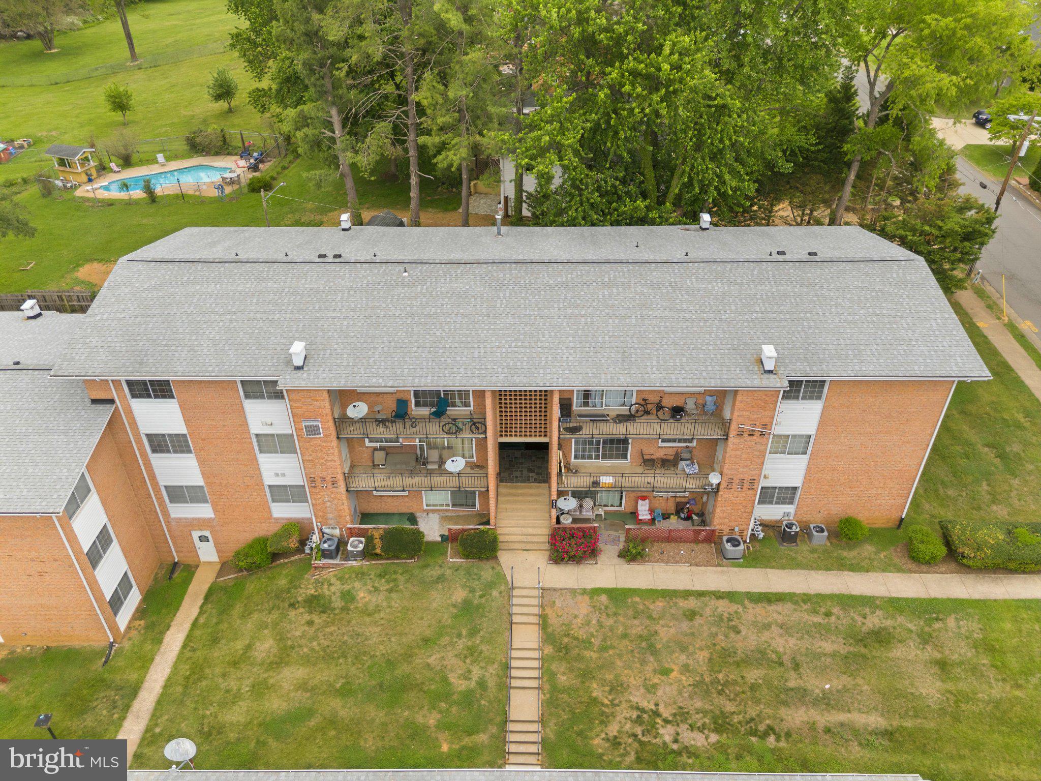 635 Waterloo Road, Unit 222 Warrenton, VA 20186 - Photo 2 of 28 an aerial view of a house with a yard