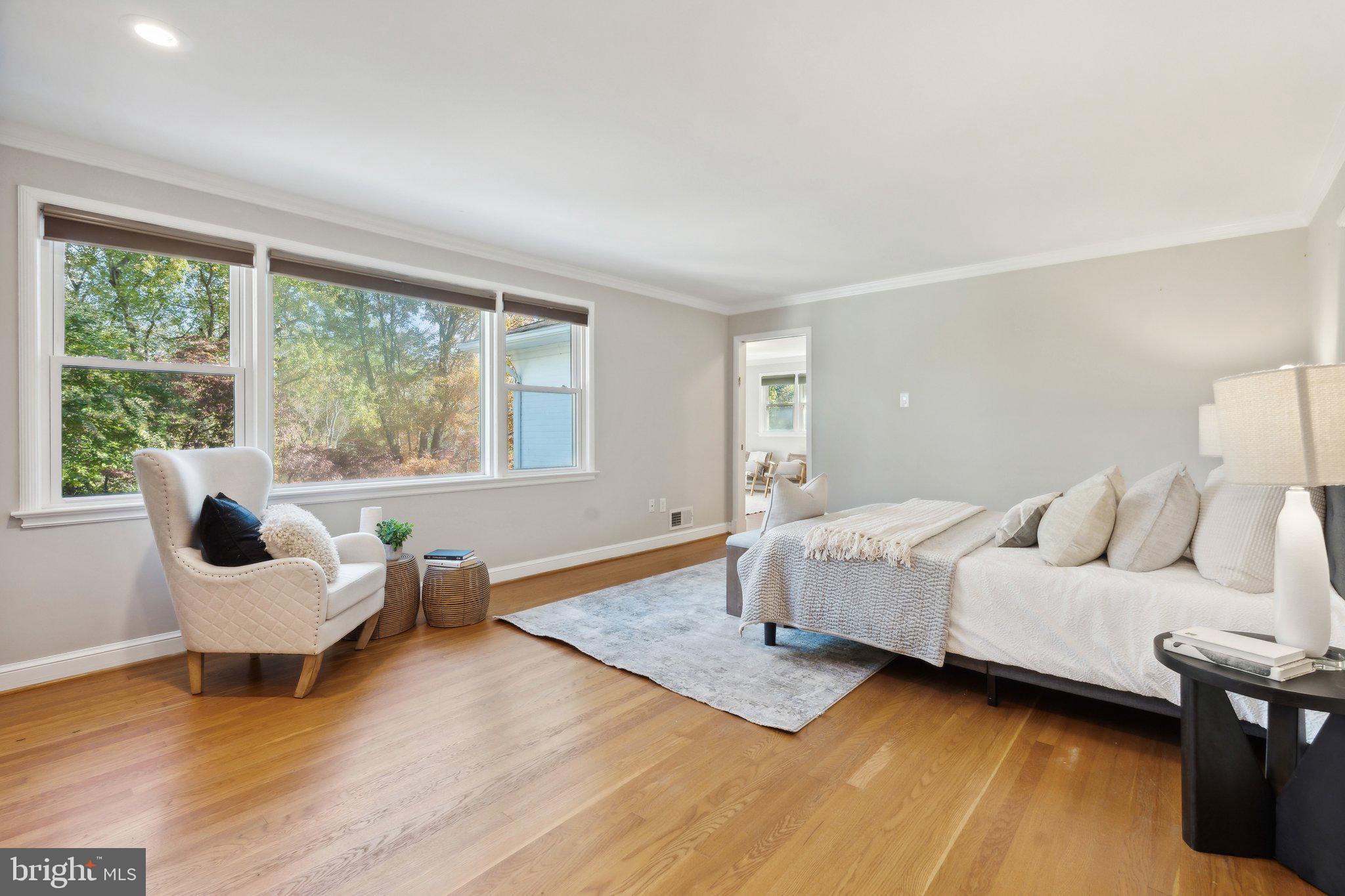 12727 River Road Potomac, MD 20854 - Photo 13 of 31 Primary BedroomRe