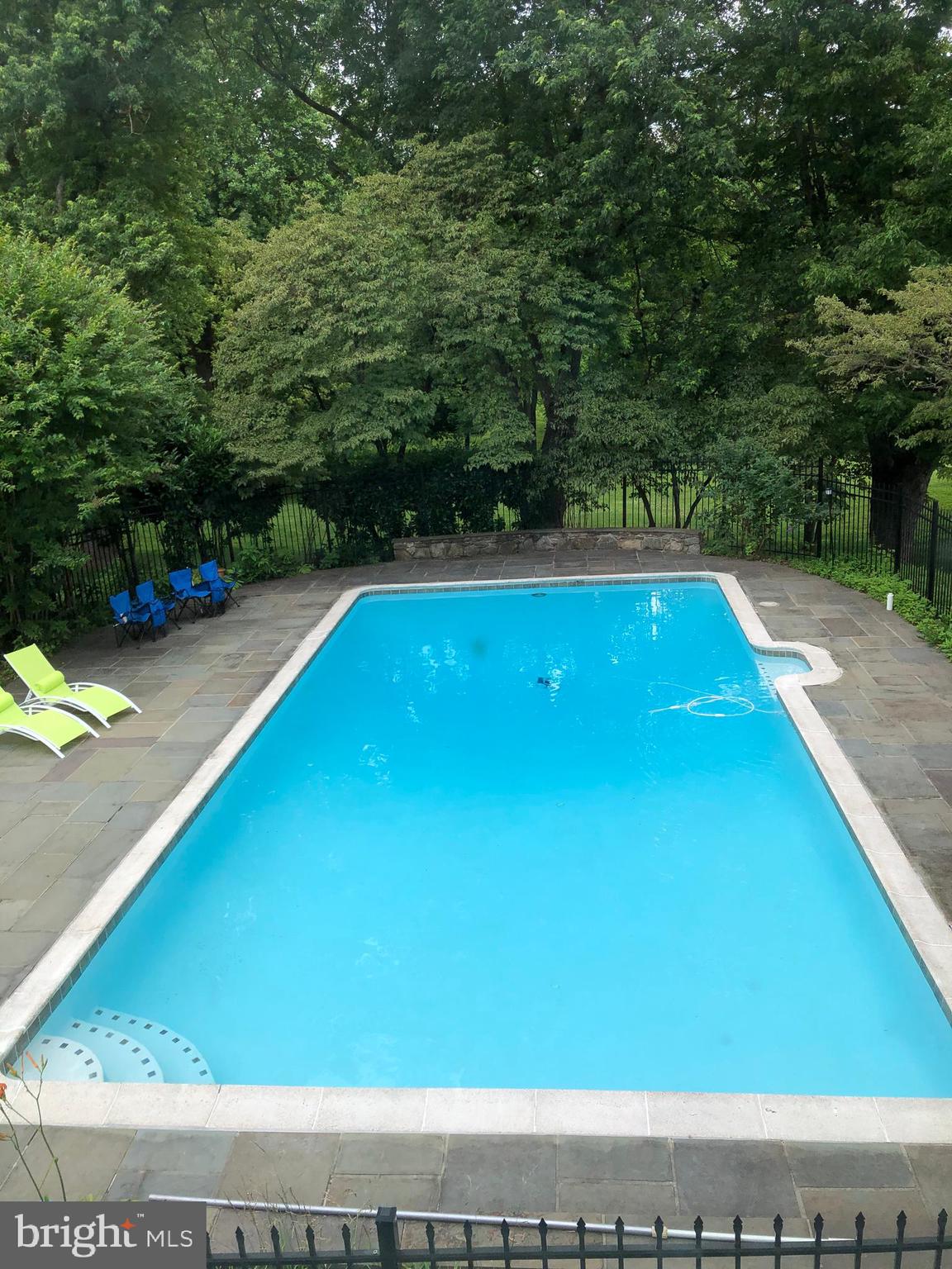 12727 River Road Potomac, MD 20854 - Photo 25 of 31 Swimming Pool
