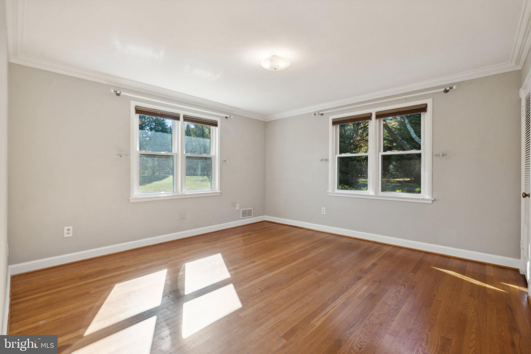 12727 River Road Potomac, MD 20854 - Photo 7 of 31 Bedroom on Main level