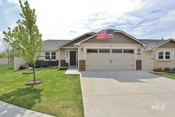 $369,900 | 695 Stanley Lake Street, Middleton, ID 83644