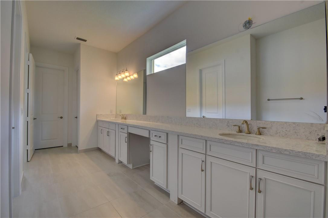 9533 Captiva Circle Boynton Beach, FL 33437 - Photo 17 of 27 Master Bath