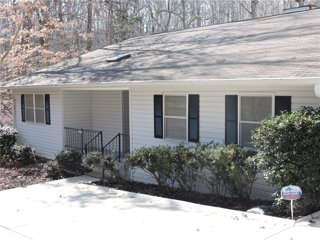 908 Point Road Westminster, SC 29693 - Photo 1 of 30 Gallery Image 1