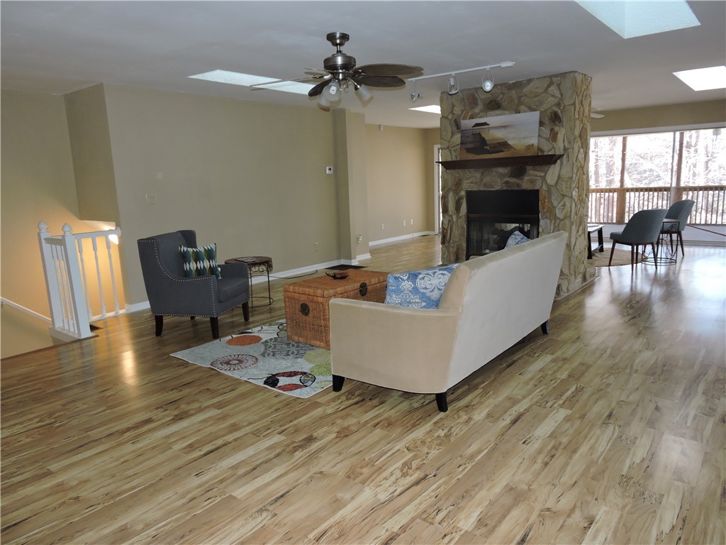 908 Point Road Westminster, SC 29693 - Photo 12 of 30 Gallery Image 12