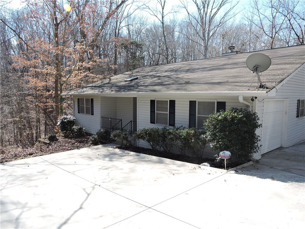 908 Point Road Westminster, SC 29693 - Photo 2 of 30 Gallery Image 2