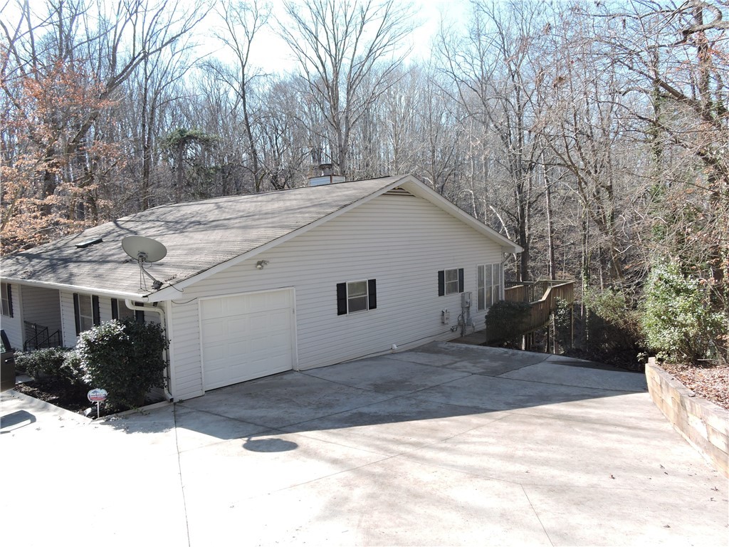 908 Point Road Westminster, SC 29693 - Photo 3 of 30 Gallery Image 3