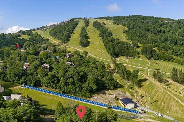 $275,000 | 107 Wedling Weg, Beech Mountain, NC 28604
