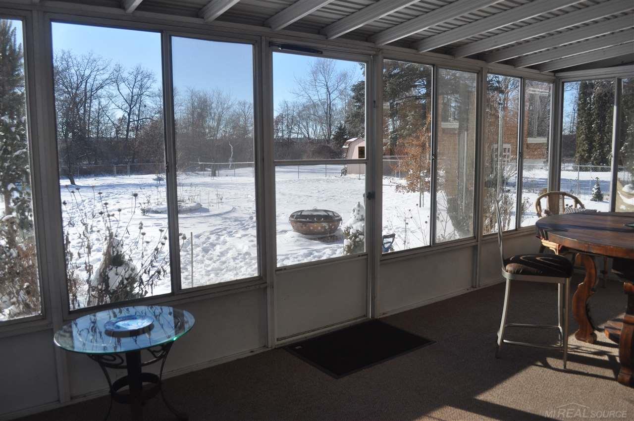 7041 Hatchery Road Waterford, MI 48327 - Photo 14 of 35 31367714-13.JPG