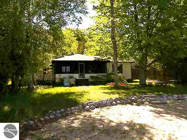8204 South Dunns Farm Road Maple City, MI 49664 - Photo 10 of 42 1746385-9.JPG