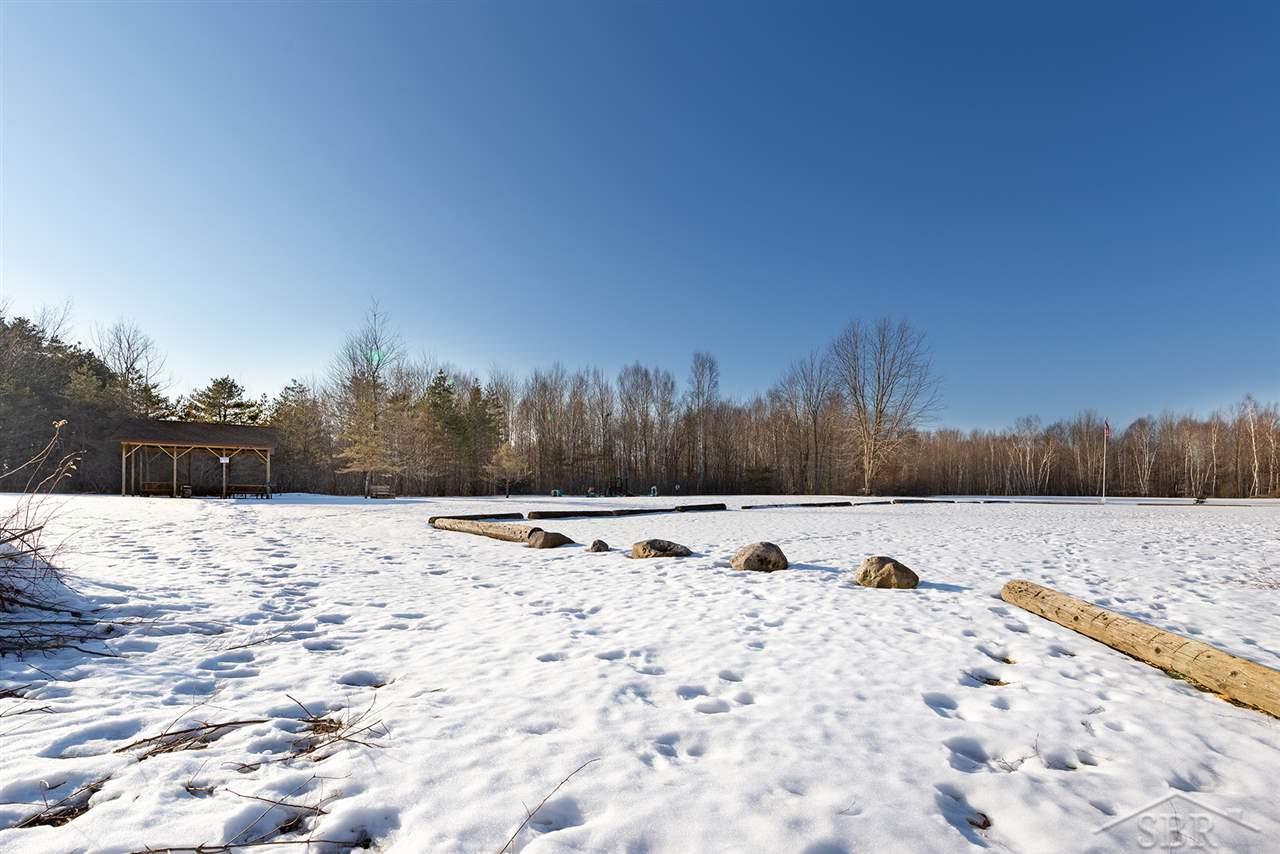 337 West Seidlers Road Kawkawlin, MI 48631 - Photo 19 of 20 50007603-18.JPG