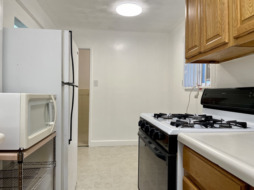 76 Euston Road, Unit 4A Boston, MA 02135 - Photo 6 of 7
