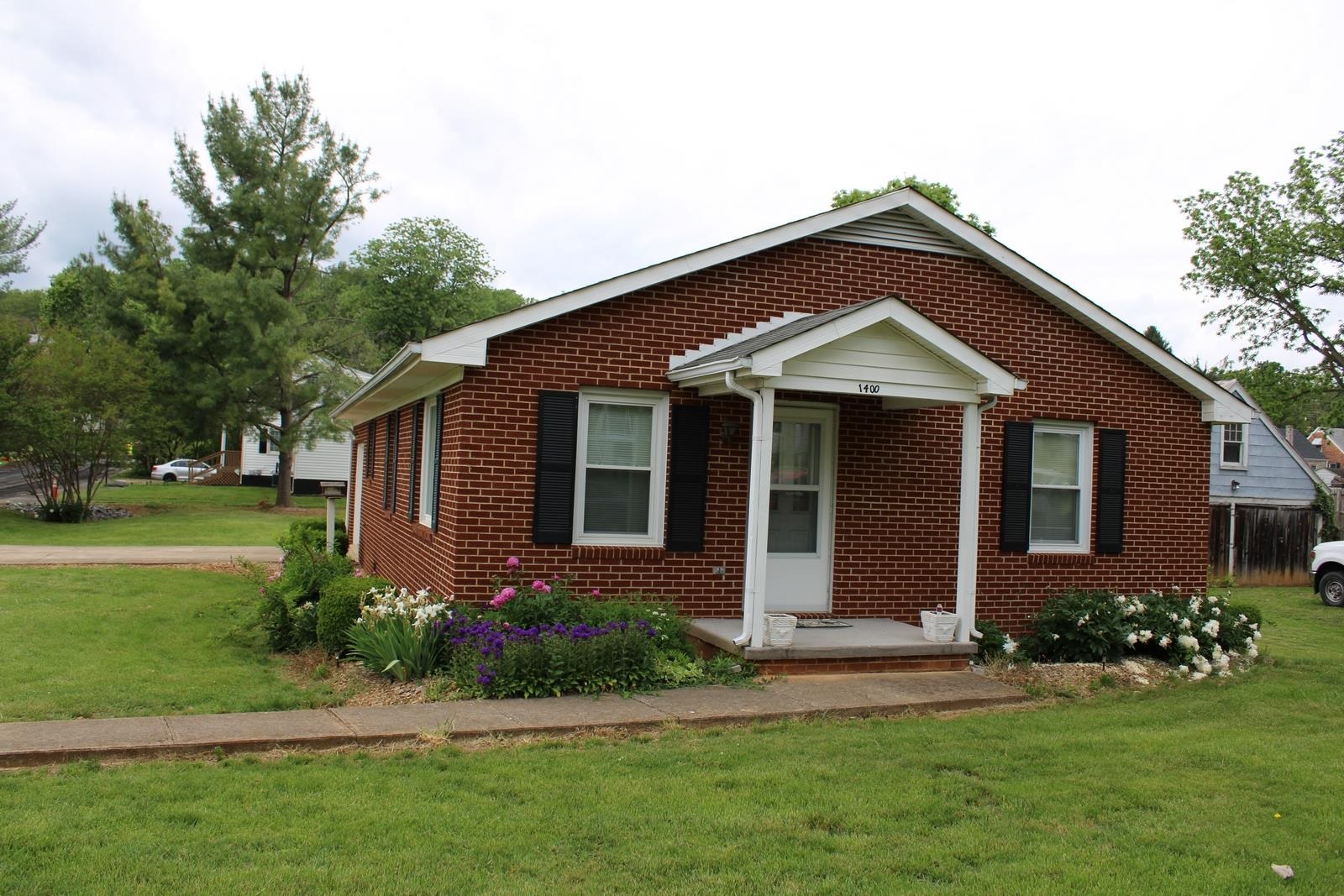 1400 Spring Hill Road Staunton, VA 24401 - Photo 9 of 43 Gallery Image 9