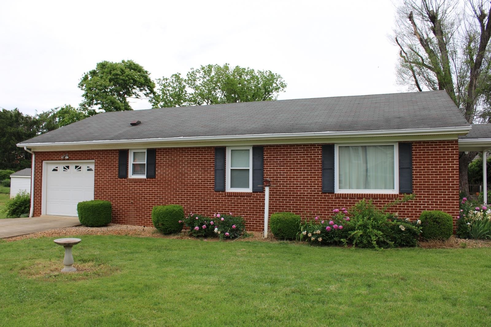 1400 Spring Hill Road Staunton, VA 24401 - Photo 10 of 43 Gallery Image 10