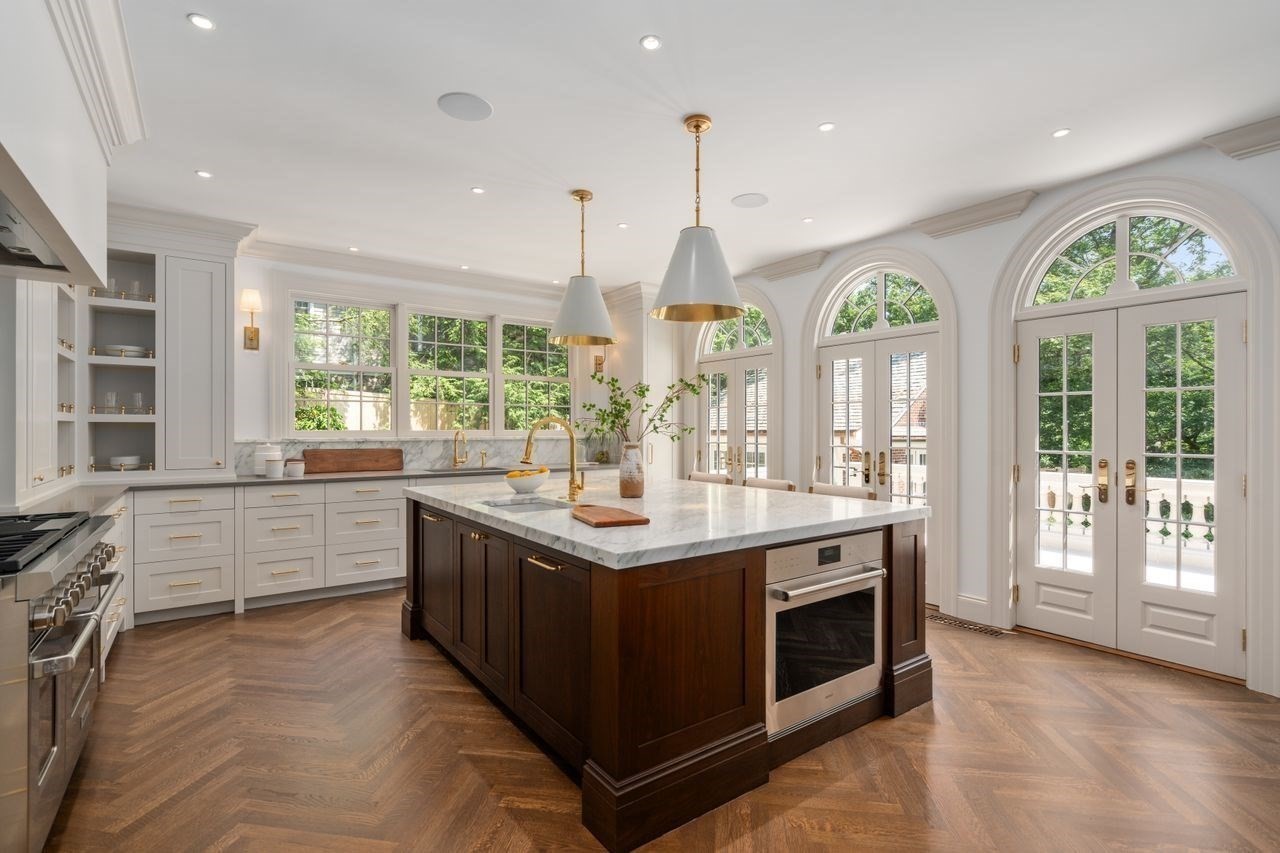 9 The Ledges Road Newton, MA 02459 - Photo 3 of 33 Gallery Image 3