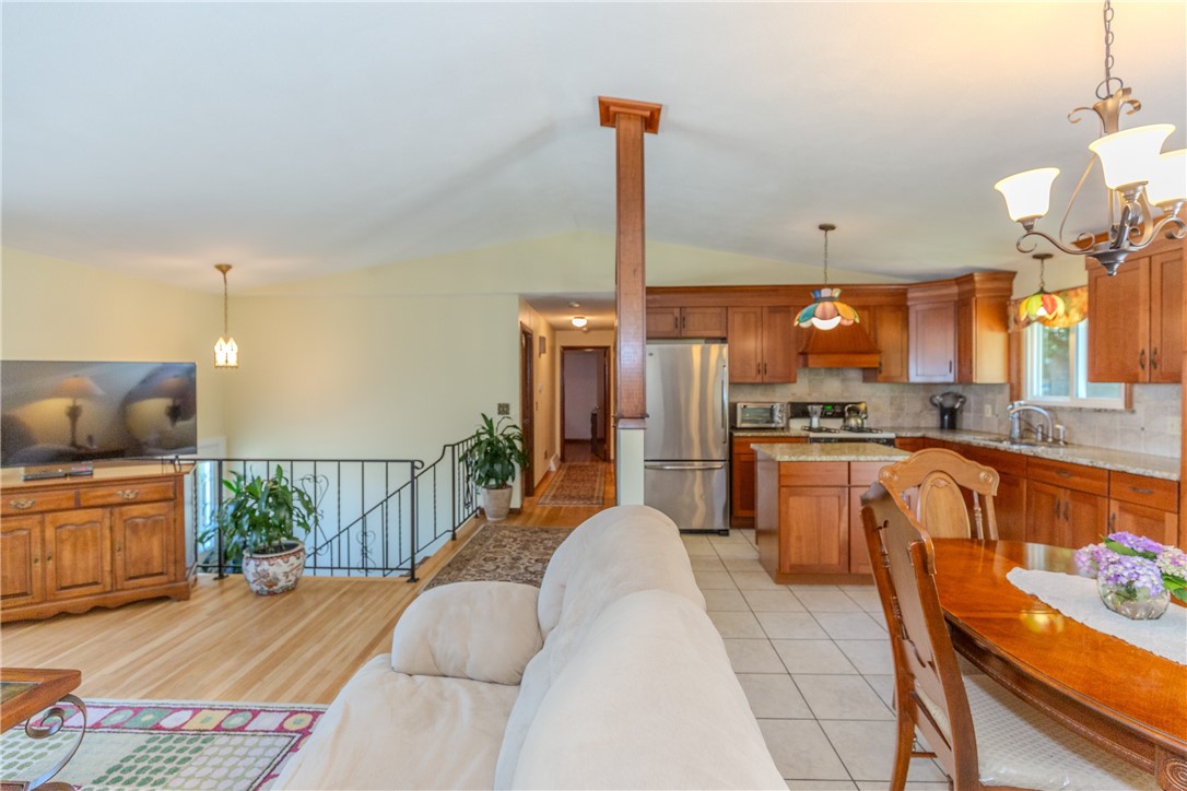 83 Curry Road Cranston, RI 02920 - Photo 11 of 40 Gallery Image 11