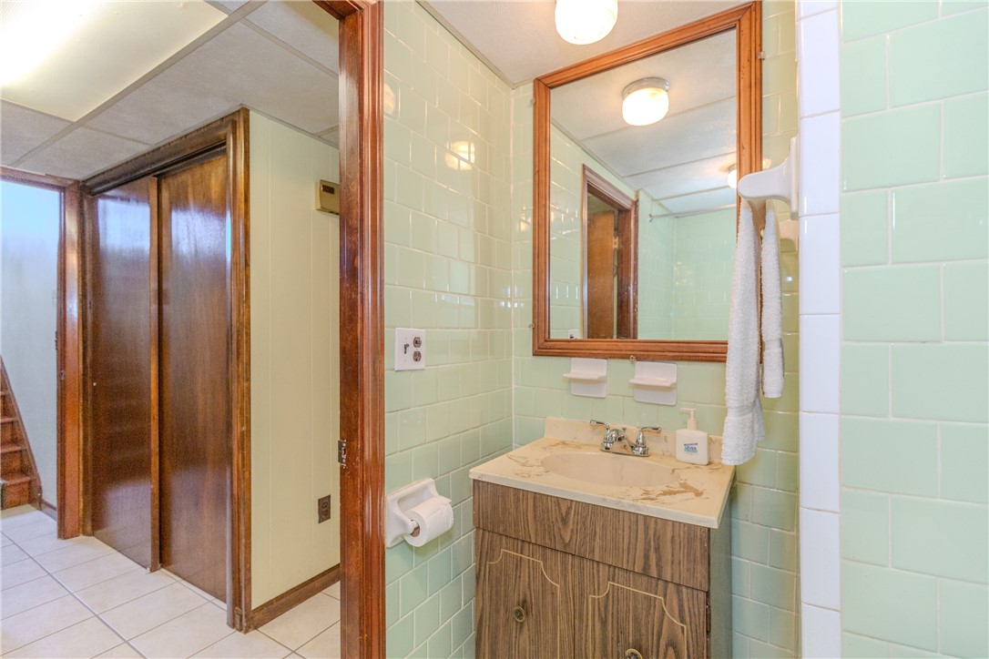 83 Curry Road Cranston, RI 02920 - Photo 30 of 40 Gallery Image 30