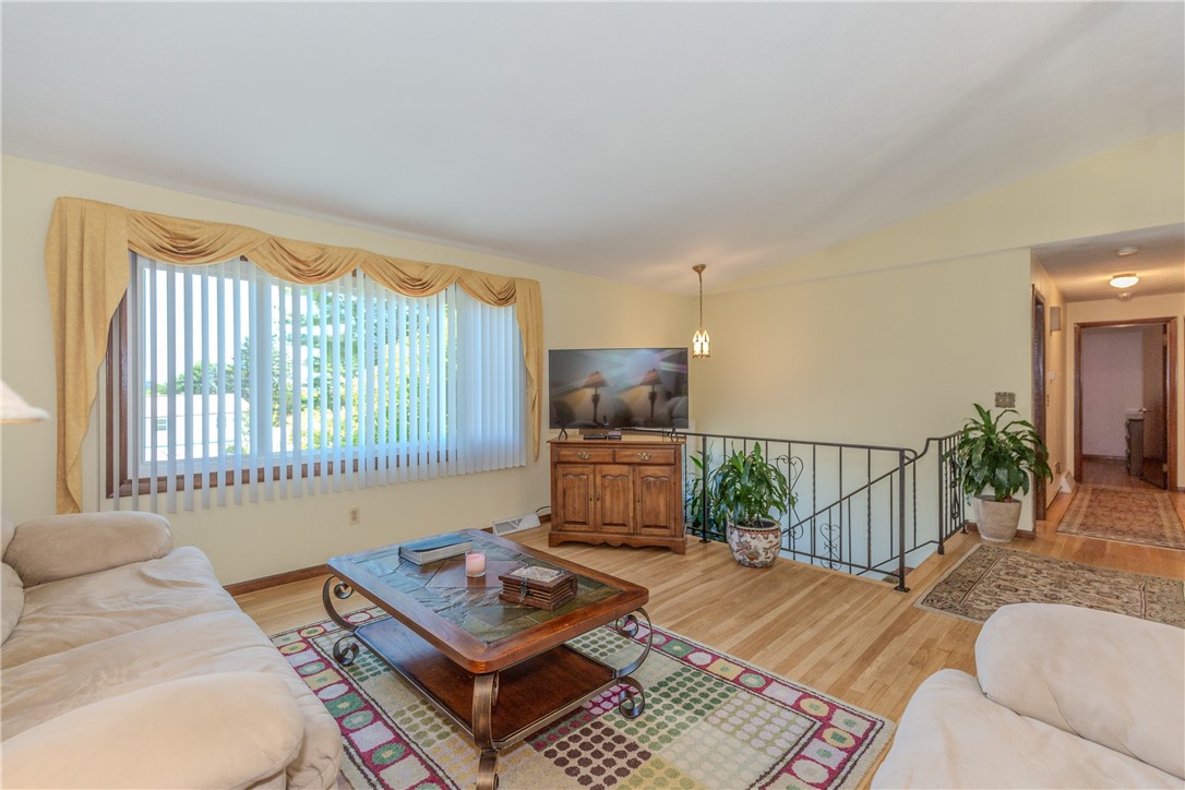 83 Curry Road Cranston, RI 02920 - Photo 10 of 40 Gallery Image 10