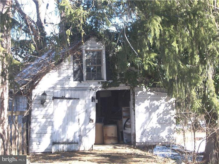 304 Swartley Road Hatfield, PA 19440 - Photo 21 of 21 Garage