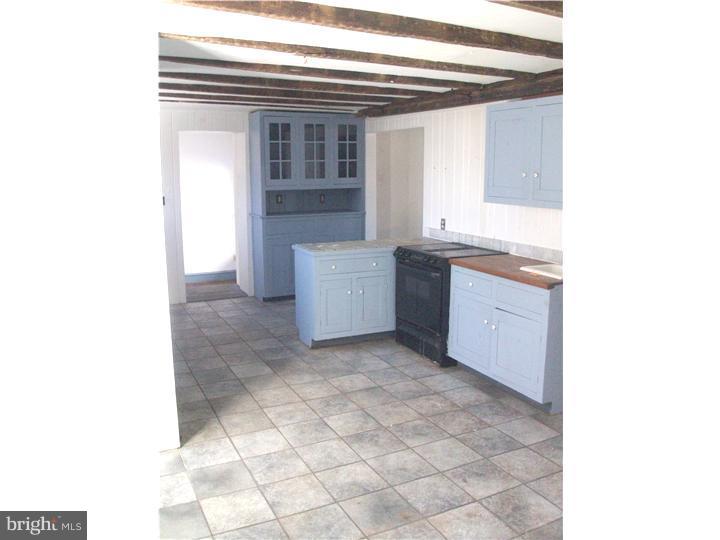 304 Swartley Road Hatfield, PA 19440 - Photo 6 of 21 Kitchen