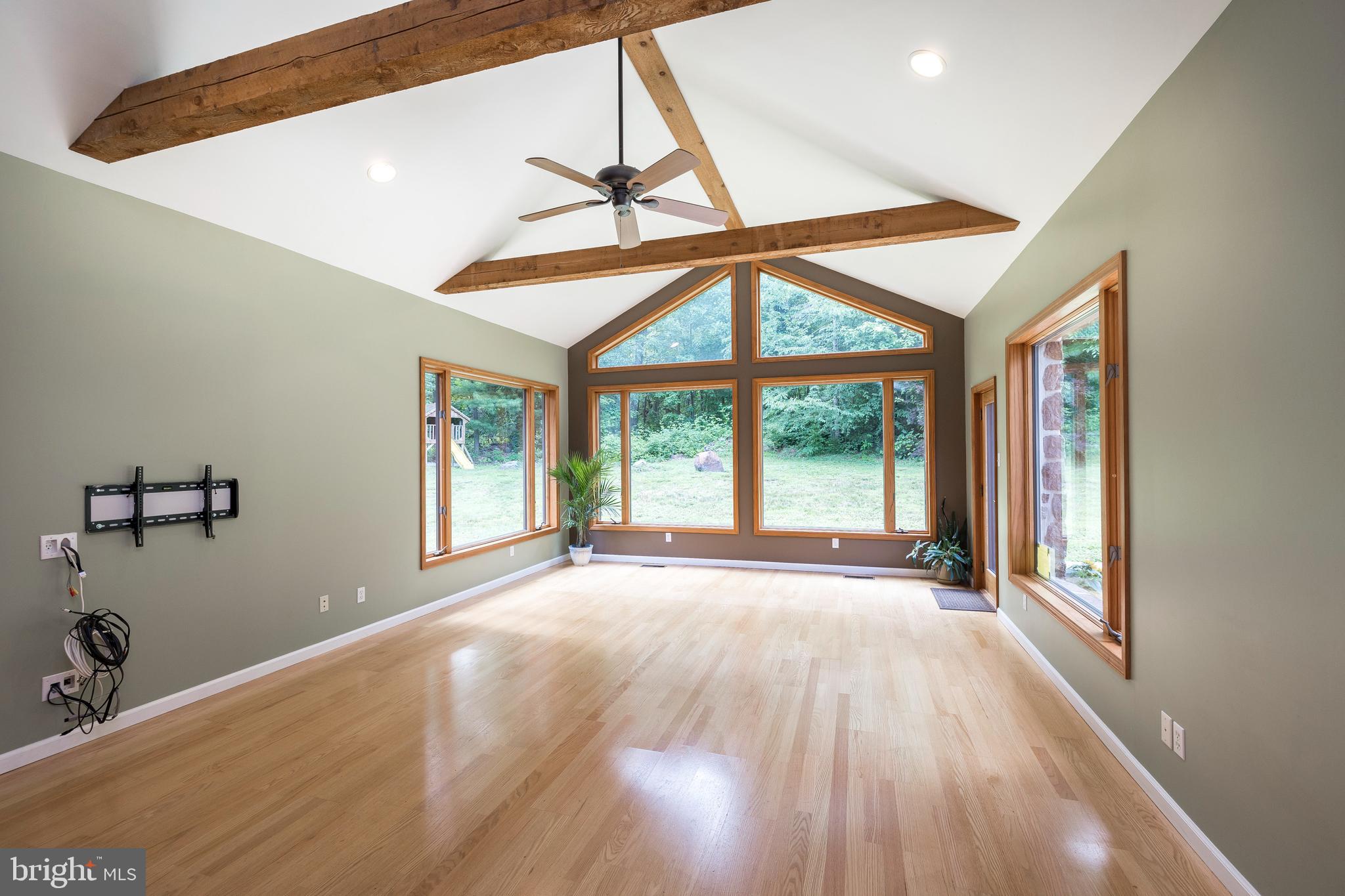 2477 St Peters Road Pottstown, PA 19465 - Photo 3 of 37 Great Room