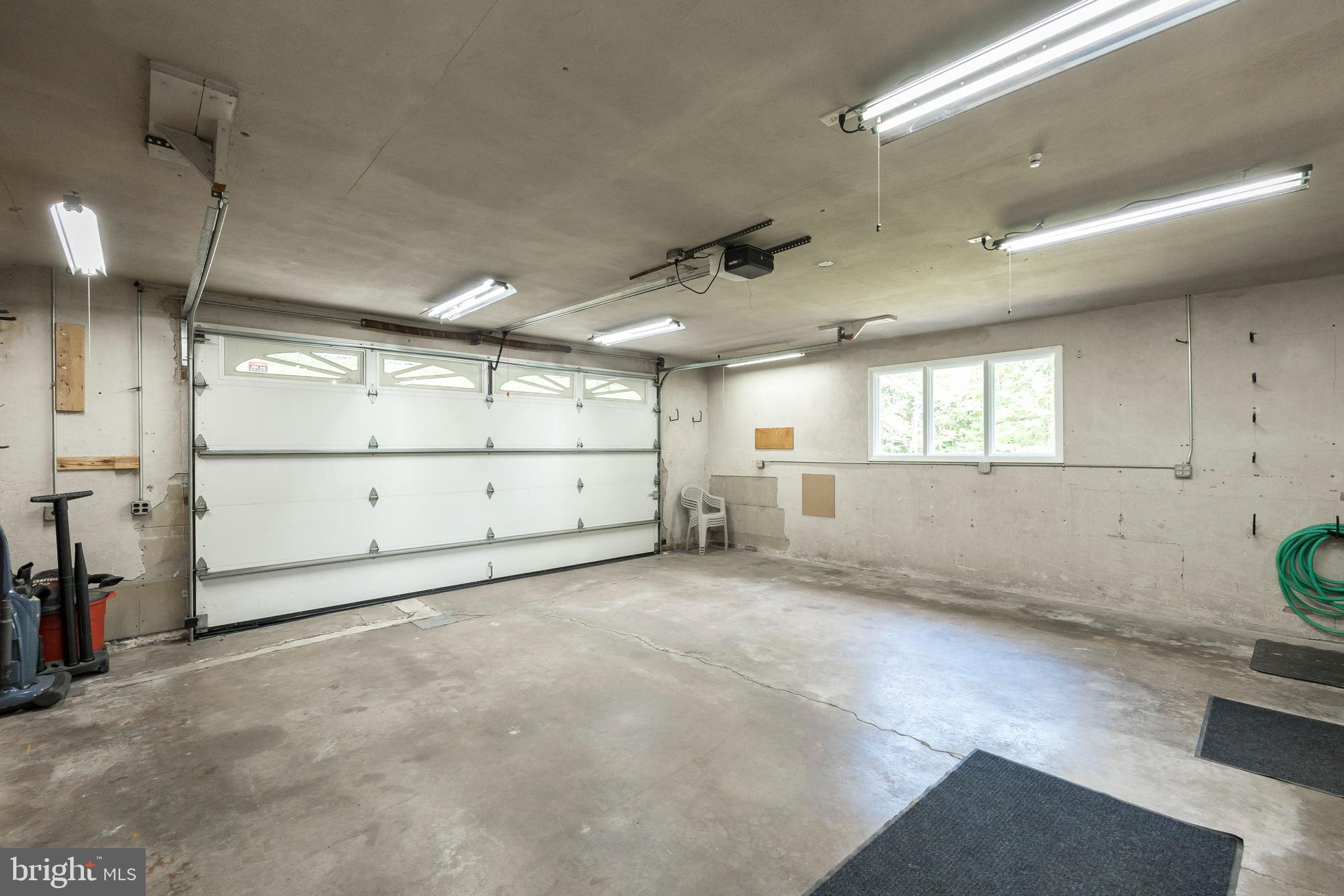 2477 St Peters Road Pottstown, PA 19465 - Photo 26 of 37 Garage