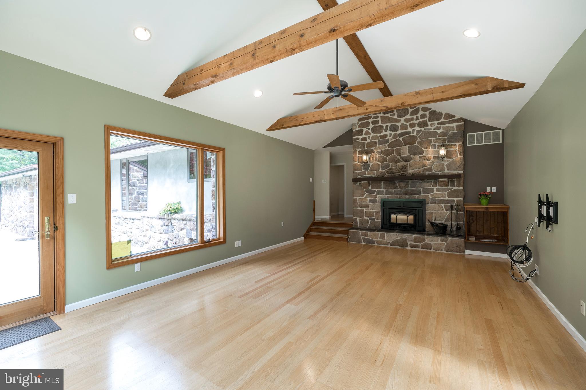 2477 St Peters Road Pottstown, PA 19465 - Photo 4 of 37 Great Room
