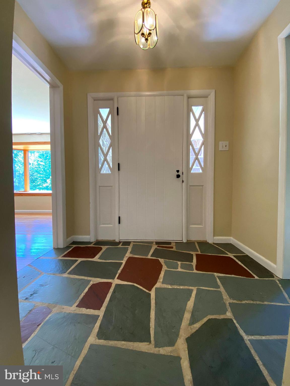 2477 St Peters Road Pottstown, PA 19465 - Photo 6 of 37 Foyer