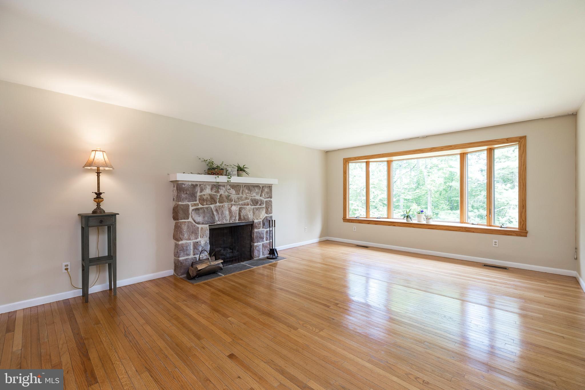 2477 St Peters Road Pottstown, PA 19465 - Photo 8 of 37 Formal Living Room