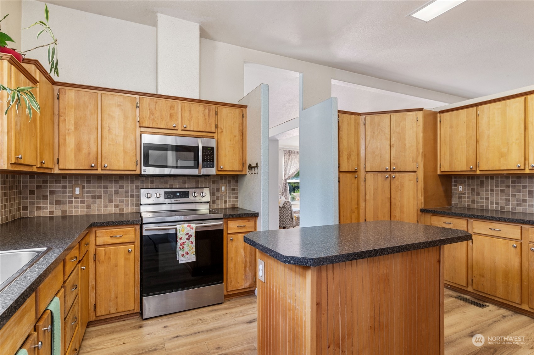 431 Southwest Wycoff Road Port Orchard, WA 98367 - Photo 8 of 28 Gallery Image 8