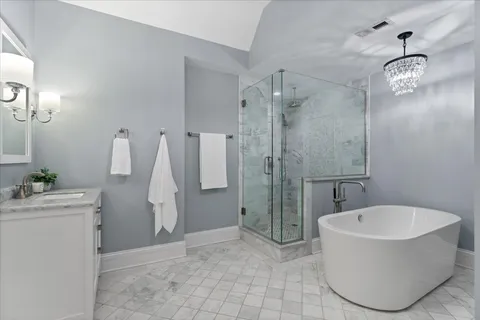 $1,300,000 | 4320 North Whipple Street, Chicago, IL 60618