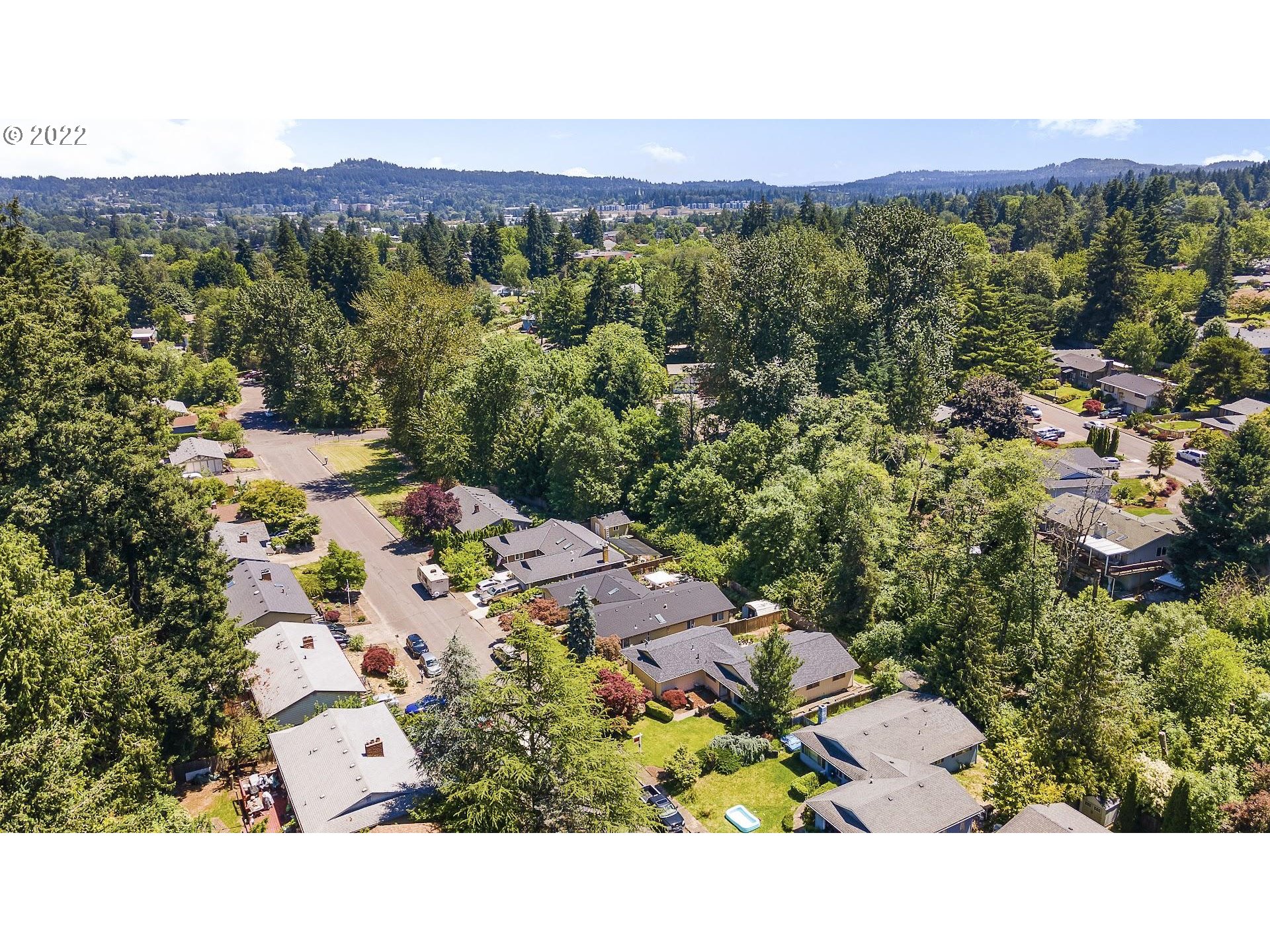 10880 Southwest Pathfinder Way Tigard, OR 97223 - Photo 25 of 26 a view of a city
