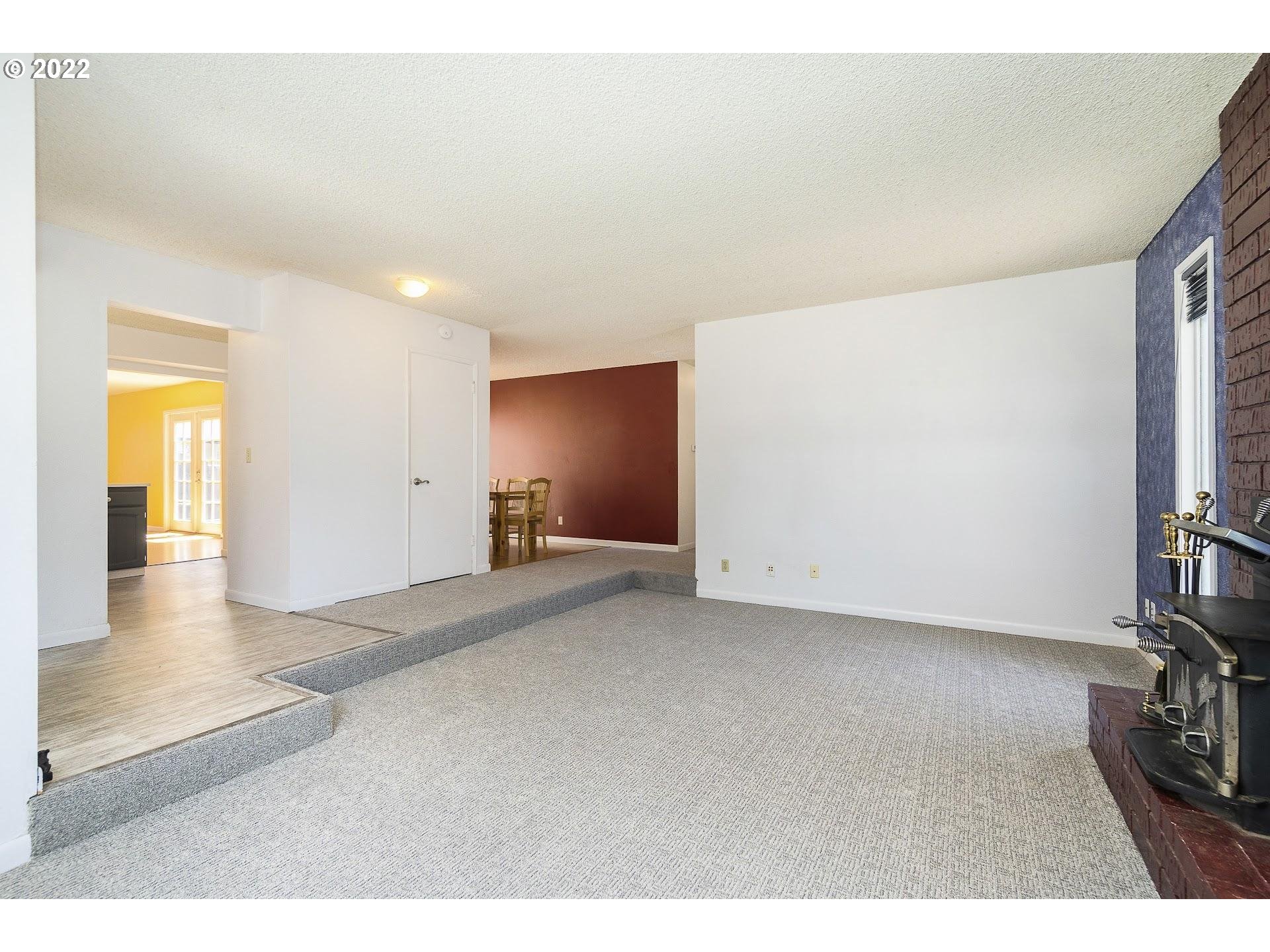 10880 Southwest Pathfinder Way Tigard, OR 97223 - Photo 5 of 26 a view interior of the house