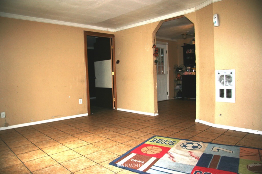 9 Rips Lane Southwest Lakewood, WA 98499 - Photo 2 of 5