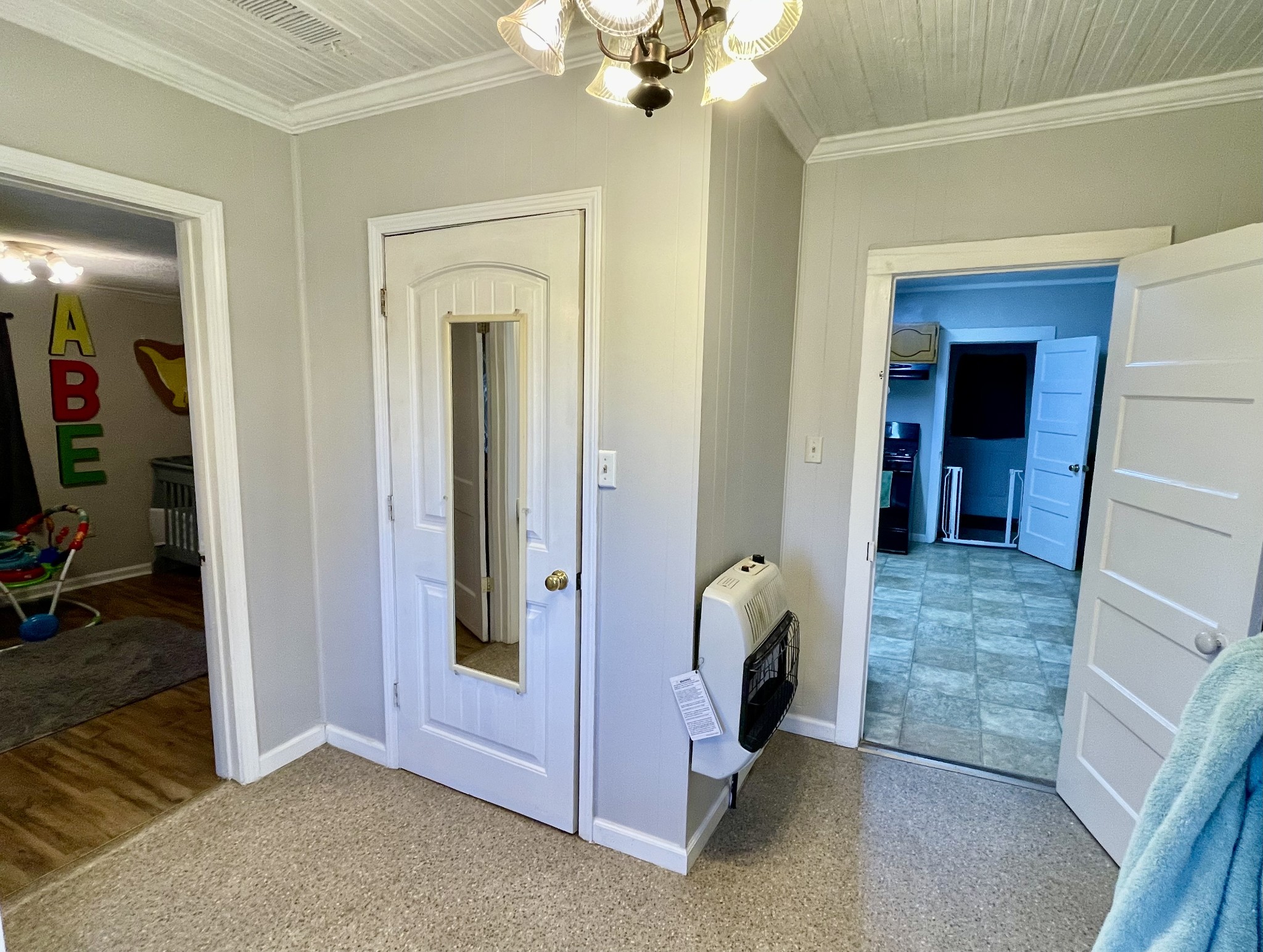 319 Jim Jackson Road Humboldt, TN 38343 - Photo 13 of 63 a view of an entryway with a chandelier