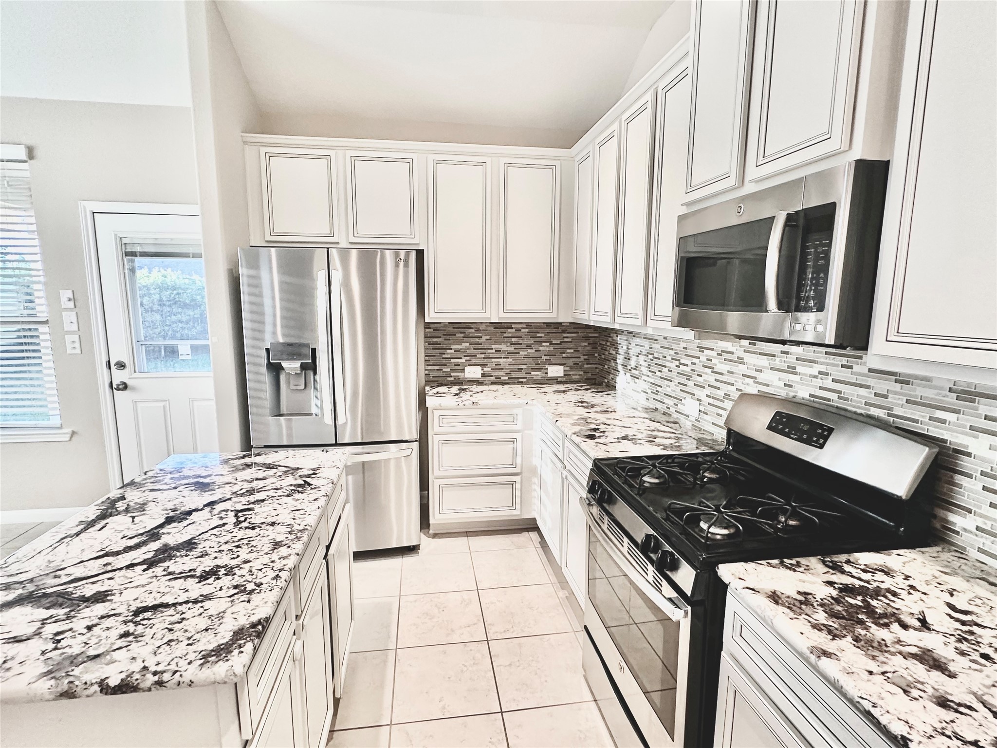 3877 Enchanted Timbers Lane Spring, TX 77386 - Photo 8 of 21