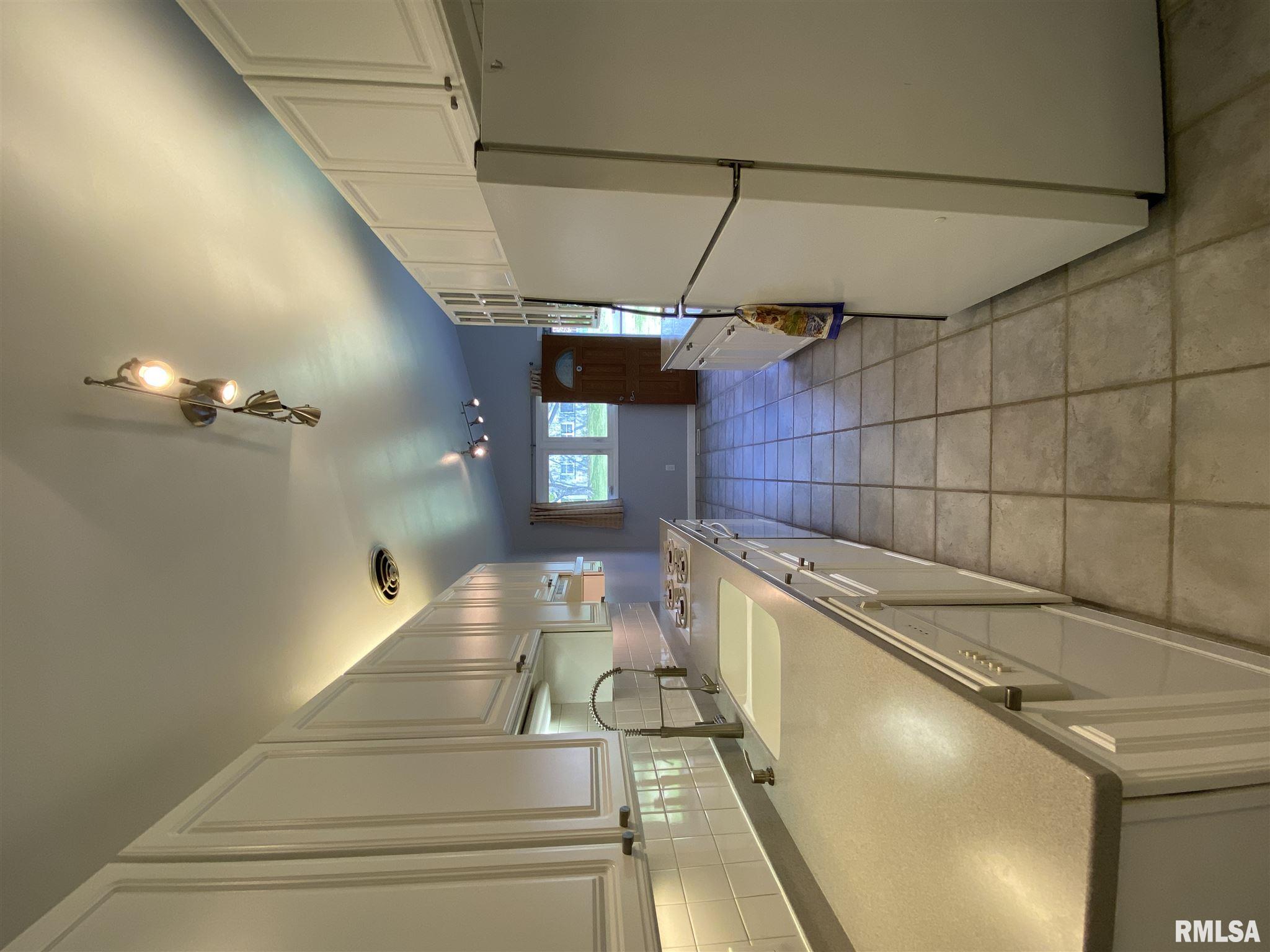 2634 West Overhill Road Peoria, IL 61615 - Photo 15 of 40 Gallery Image 15