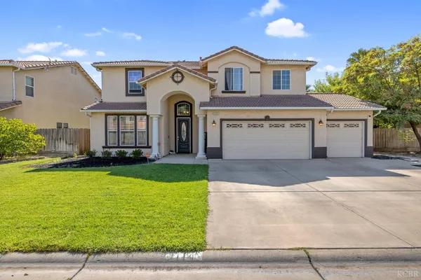 $555,000 | 1114 Paradise Drive, Lemoore, CA 93245
