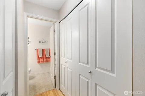 $420,000 | 15325 Southeast 155th Place, Unit V2, Renton, WA 98058