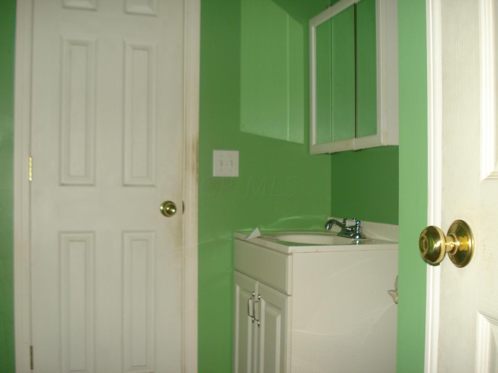 2912 South Burnett Road Springfield, OH 45505 - Photo 15 of 19