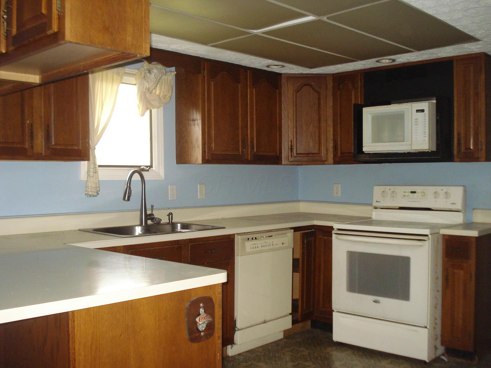 2912 South Burnett Road Springfield, OH 45505 - Photo 5 of 19