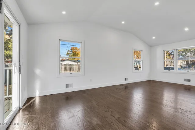 $3,200 | 526 Bradley Boulevard, Toms River, NJ 08753