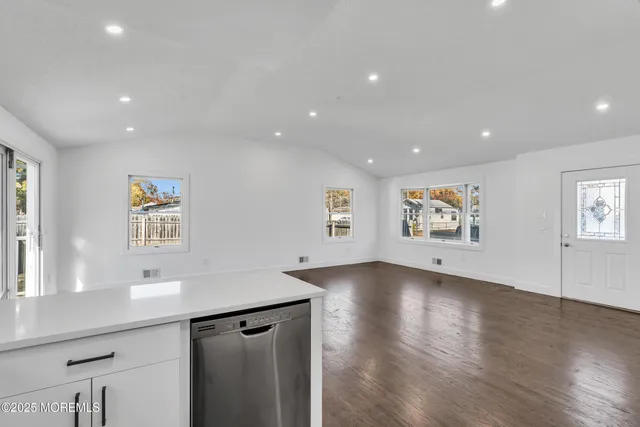 $3,200 | 526 Bradley Boulevard, Toms River, NJ 08753