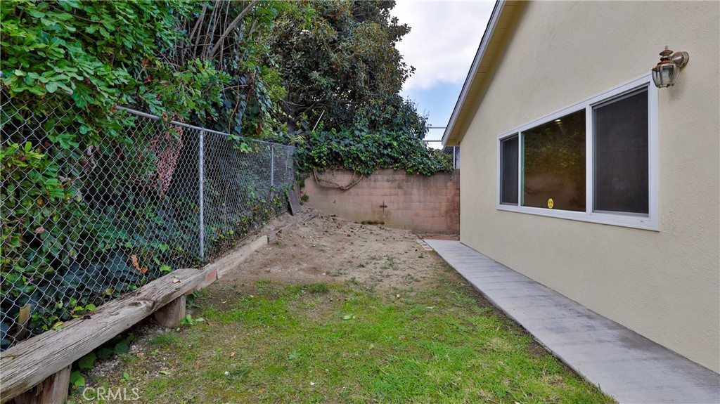 304 Navajo Springs Road Diamond Bar, CA 91765 - Photo 30 of 39 a backyard of a house with lots of green space