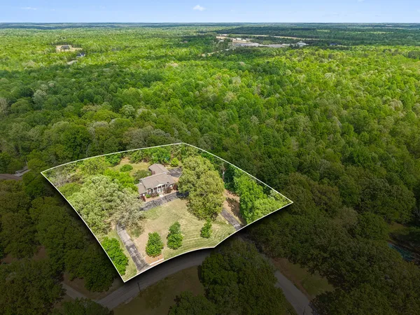 $749,500 | 203 Dogwood Circle, Waverly, TN 37185