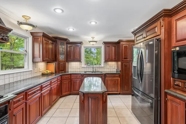 $749,500 | 203 Dogwood Circle, Waverly, TN 37185