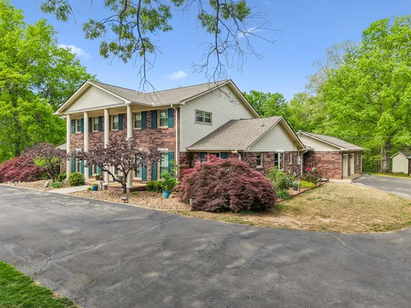 $749,500 | 203 Dogwood Circle, Waverly, TN 37185