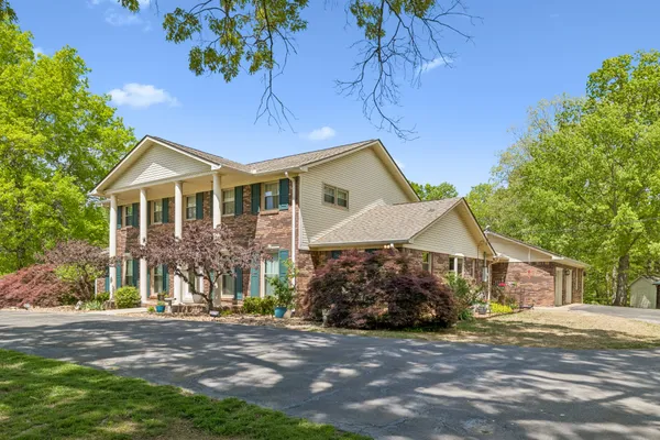$749,500 | 203 Dogwood Circle, Waverly, TN 37185
