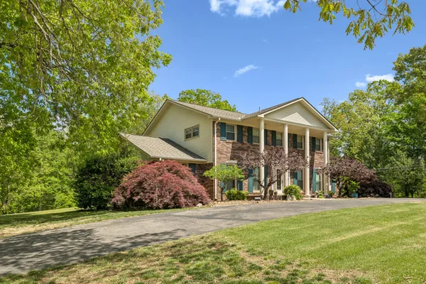 $749,500 | 203 Dogwood Circle, Waverly, TN 37185