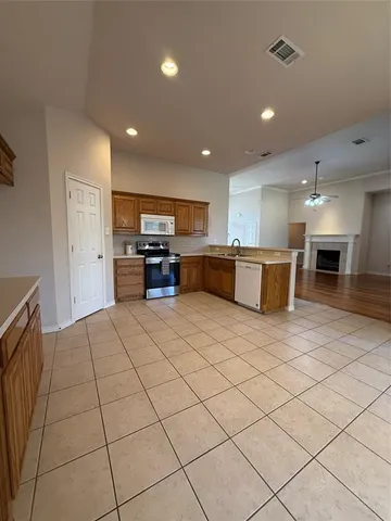 $2,250 | 2229 Old Foundry Road, Weatherford, TX 76087